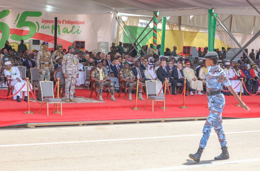  LE MALI A CÉLÉBRÉ SES 65 ANS D’INDÉPENDANCE AVEC FASTE HIER : LE PRÉSIDENT ASSIMI GOÏTA LORS DU DÉFILÉ : « LES MALIENS MÉRITENT DE VOIR UN DÉFILÉ D’UNE TELLE ENVERGURE, APRÈS TANT DE CONTRIBUTIONS, TANT DE SACRIFICES »