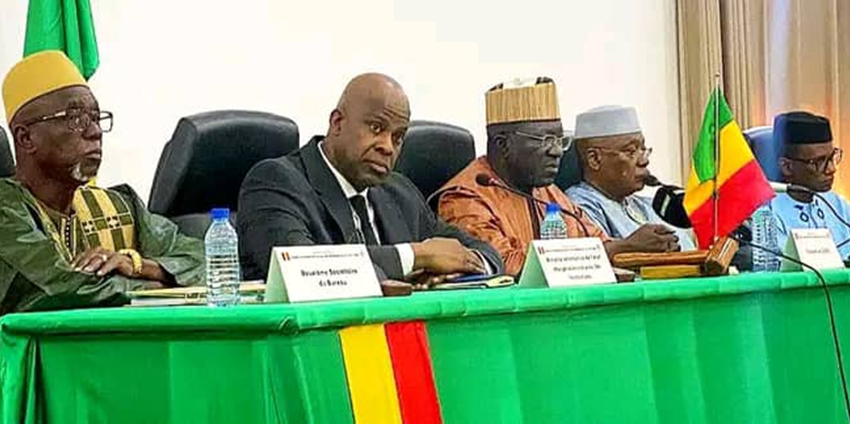  LE PRESIDENT DU CESEC YACOUBA KATILE A LA CLÔTURE DE LA 6ème SESSION EXTRAORDINAIRE DE LA 6ème MANDATURE DE L’INSTITUTION HIER : : « Malgré les contraintes liées aux contingences géopolitiques et à l’effort de guerre, le Mali tient le cap »